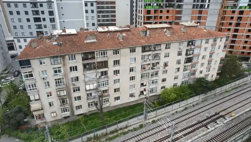 Deprem Sonrası Harekete Geçen Bakanlık, Riskli Binaları Boşalttı: Neler Oluyor?