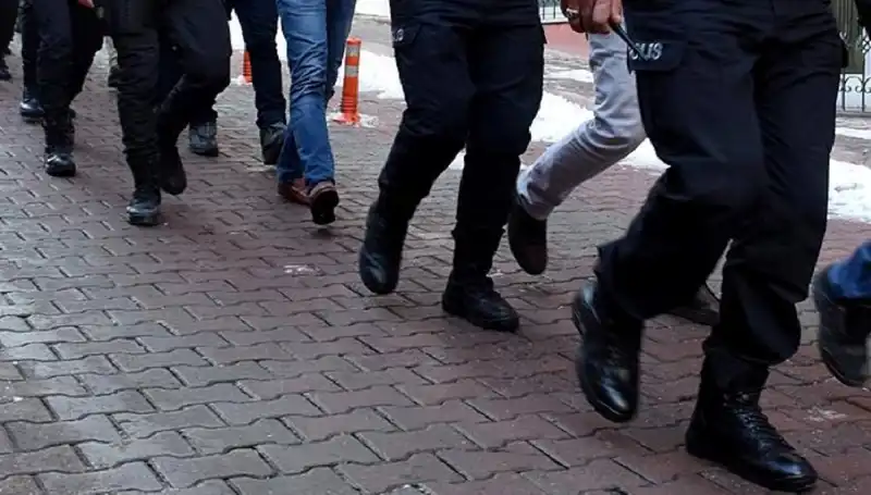 Muğla’da Uyuşturucu Operasyonu: 24 Kişi Tutuklandı, Eş Zamanlı Baskınlar Düzenlendi