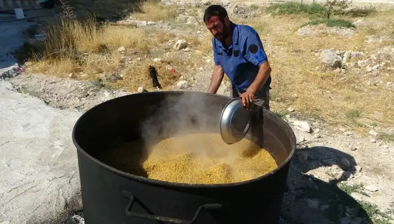 Her Yıl Ağustos’ta Başlayan Ekim Festivali: Kazanlar Kaynamaya Başladı!