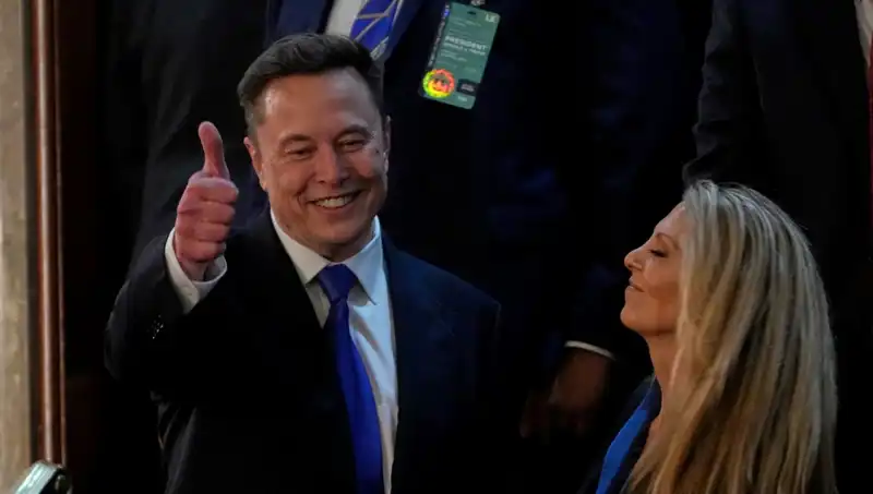 Elon Musk'tan Ukrayna Seçimleriyle İlgili Çarpıcı Tahmin: Zelenski Zorlanacak!