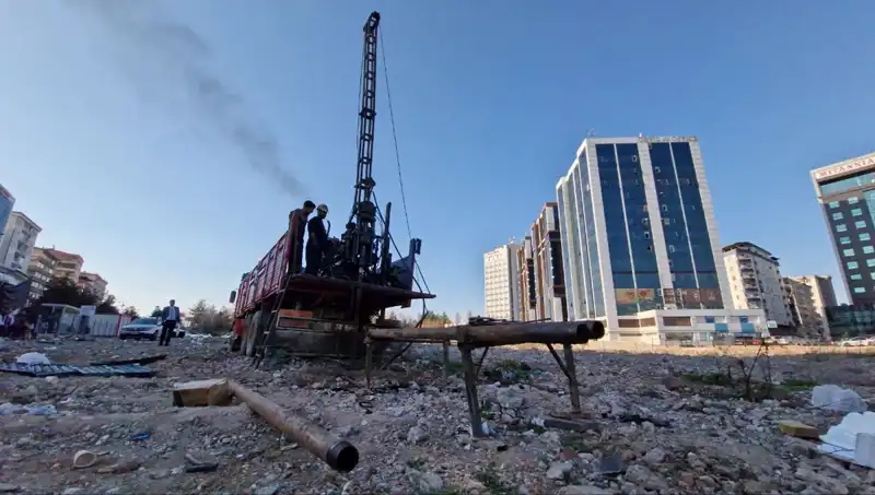 Galeria Sitesi'nde İlk Kazma Vuruldu: 89 Kişiye Mezar Olan Alan Yeniden Hayat Buluyor