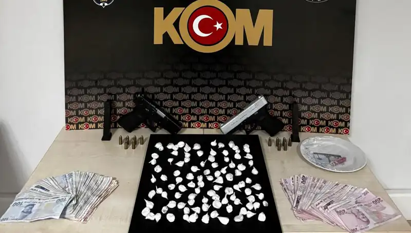 Çeşme'de Silahlı Saldırı Soruşturmasında 3 Şüpheli Gözaltına Alındı