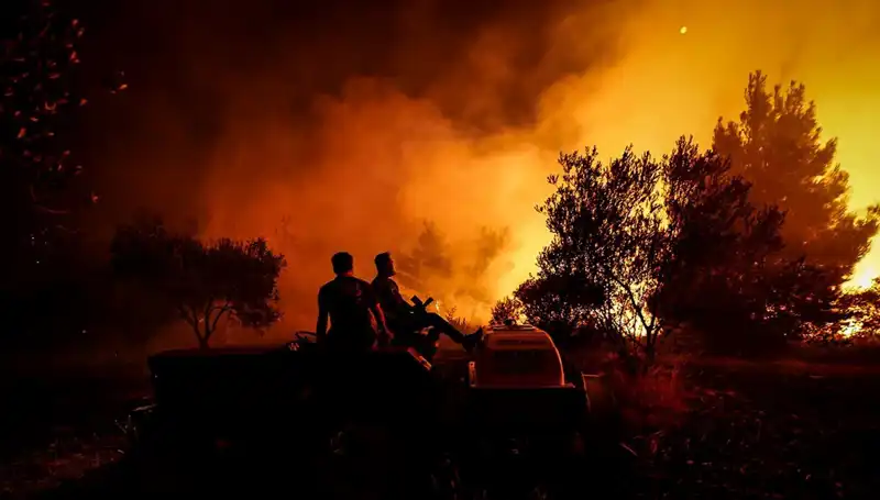 Çanakkale'de Yangın Alarmı: 785 Kişi Güvenliğe Tahliye Edildi