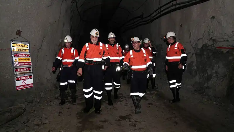 Bakan Işıkhan, Altın Madeninde Yeni Projeleri İnceledi ve Açıklamalarda Bulundu