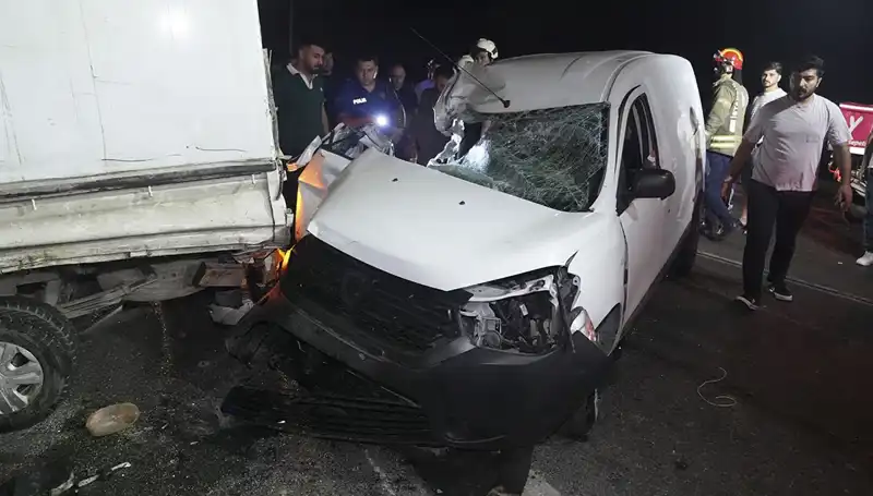 İstanbul'da Feci Kaza! Üç Kişi Yaralandı, Ayrıntılar Şok Edici