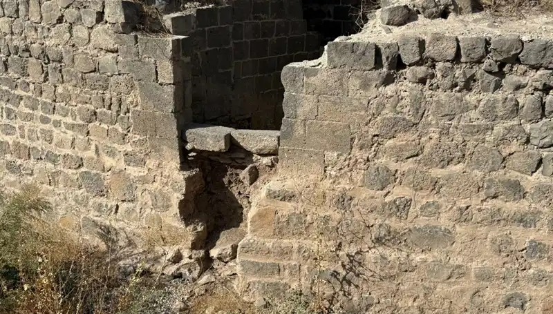 Diyarbakır’daki Saint George Kilisesi’nin Hamam Olmadığını Kanıtlayan Kitabe Bulundu