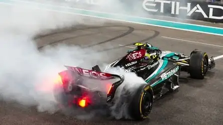 Hamilton, Mercedes’e Resmen Veda Etti