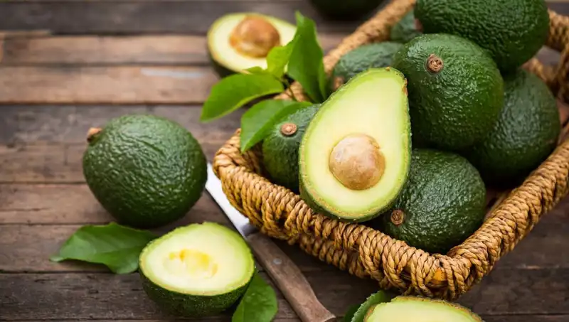 Avokado: Sağlıklı Bir Besin Mi, Yoksa Gizli Tehlike mi?