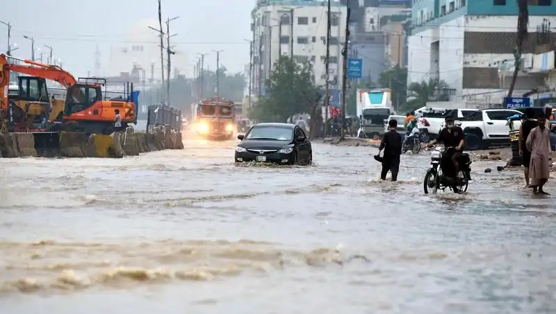 Pakistan'da Muson Yağmurları Felaketi: 785 Hayat Gitti, Yardım Bekleniyor