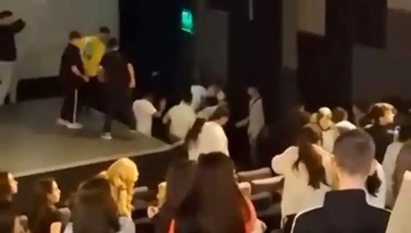 Rapçi Çakal’ın Hayranları Arasındaki Kargaşa Büyük Tartışmalara Neden Oldu