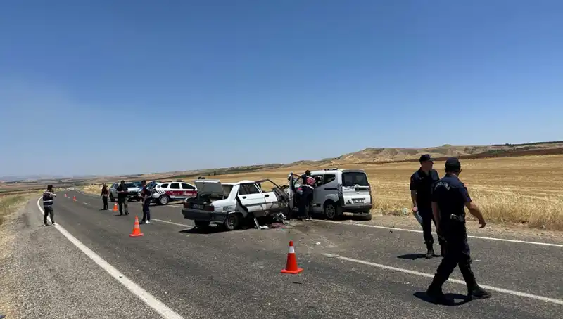 Adıyaman'da Feci Trafik Kazası: Dört Can Kaybı, Sürücüler Şokta!