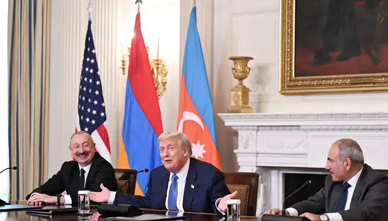 Aliyev'den Ermenistan'a Anayasa İle İlgili Acil Çağrı: Anlaşmazlıkları Çözme Zamanı