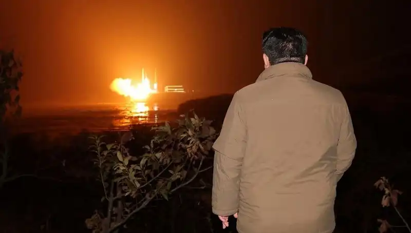 Kuzey Kore'nin Silahlı Tehditleri: Amerikan Halkı Faturasını Ödüyor!