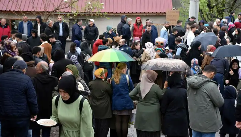 Yüzyıllık Gelenek Canlandı: 12 Bin Kişi Bayramda Buluştu!