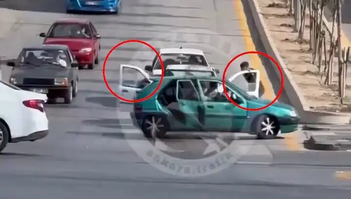 Trafikte Kılıç ve Bıçakla Saldırı: Güvenlik Güçleri Harekete Geçti