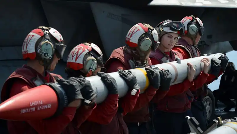 Amerikan Füzeleri Suudi Arabistan’a Yolculuğa Çıkıyor: Askeri Stratejiler ve Etkileri