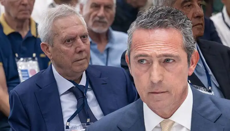 Fenerbahçe Divan Kurulu'nda Gergin Anlar: Aziz Yıldırım Adaylık Açıklamasıyla Şaşırttı