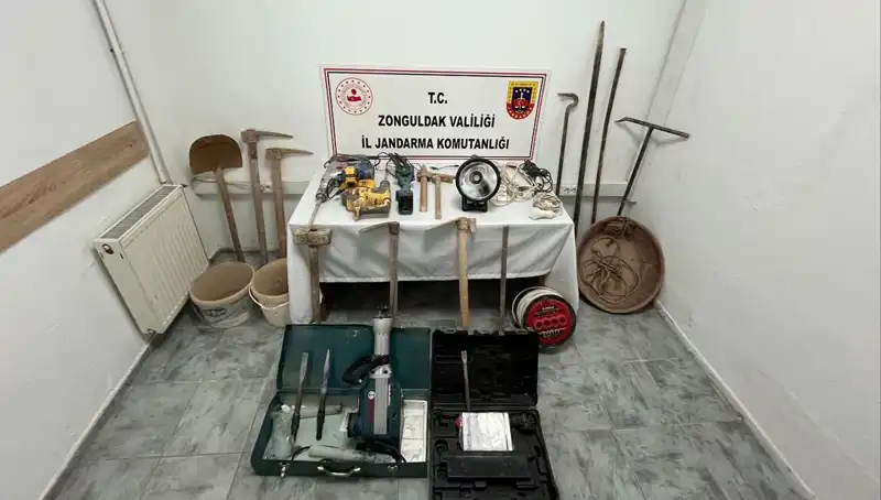 Çaycuma'da Kaçak Kazı Yapan 5 Şahıs Yakalandı: Olayın Detayları Açıklığa Kavuştu