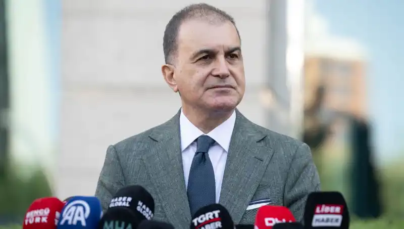 Ömer Çelik’ten Özel’e Sert Tepki: Meşru Alanı Tehdit Eden Sözler Yok Hükmündedir