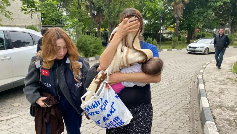 Evlerden Hırsızlık Yapan Şüpheli Kadın, Güvenlik Kameralarıyla Yakalandı