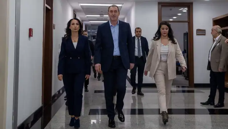 DEM Parti Heyeti, Siyasi Parti Turu ile Seçim Stratejisini Belirliyor