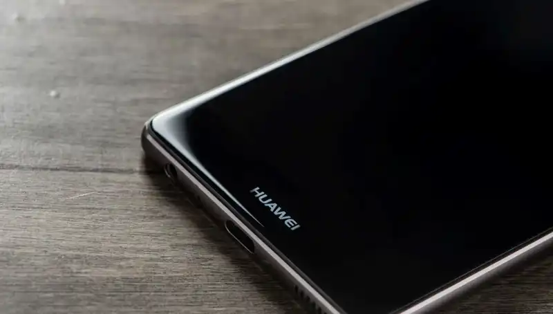 Huawei, Yeni Katlanabilir Telefon Modeli ile Teknoloji Dünyasında Çığır Açıyor