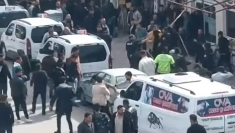Erciş'te Taşlı Sopalı Kavga: Olayın Arkasında Yatan Gerçekler