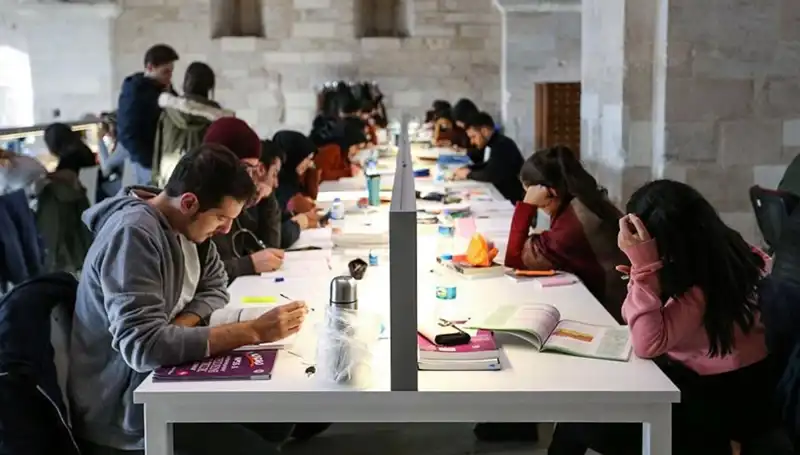 Üniversitelerin 2023-2024 Eğitim Yılı Başlangıç Tarihleri Duyuruldu
