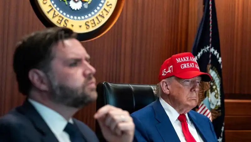 Trump'ın Azil Tasarısı Reddedildi: Siyasi Arenada Son Gelişmeler