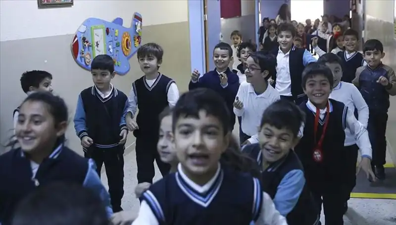 2025 Okul Yılı Takvimi: Okullar Ne Zaman Açılacak ve Tatiller Neler?