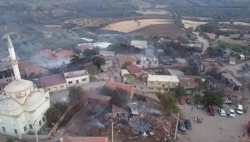 Çanakkale'de Orman Yangını Korkuttu! Havadan Görüntülerle Son Durum
