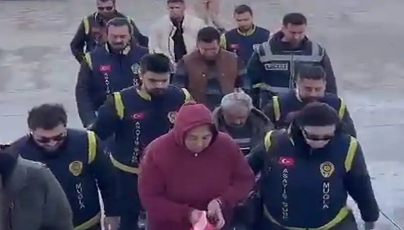 Küçük Bebek ve Çikolata Poşeti: Korkunç Gerçek 7 Yıl Sonra Ortaya Çıktı