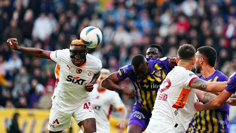Galatasaray'da Altın Çağ: "Adam Oynamıyor, Resital Yapıyor!"