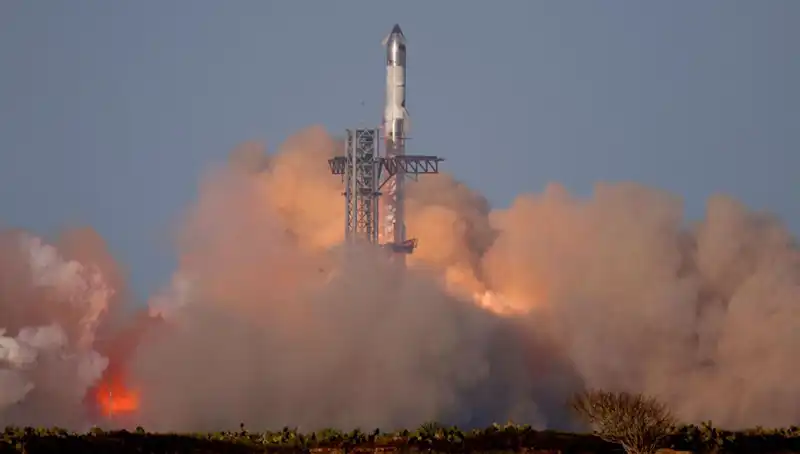 SpaceX, Starship ile Uzayda Yeni Bir Sıra Dışı Uçuş Testi Gerçekleştirdi!
