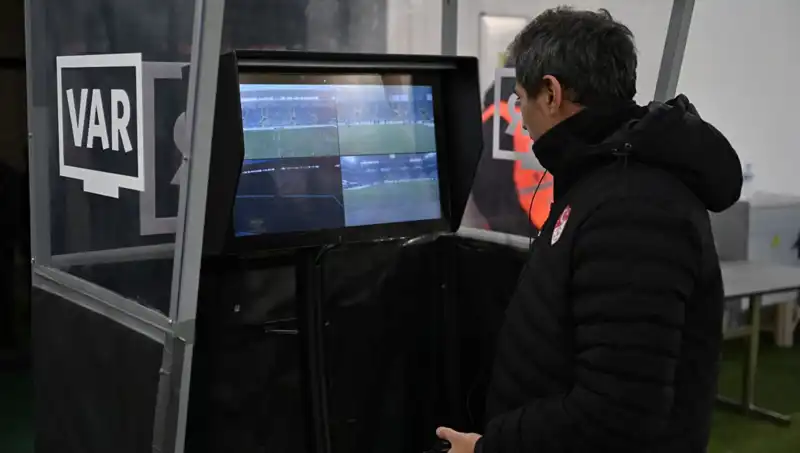 Beşiktaş-Gaziantep FK Maçında İlk Kez Alman VAR Hakemi Uygulanacak